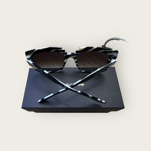 🕶️NWT Dolce & Gabbana 💯 Authentic sunglasses in black/white zebra design.🕶️ - Picture 5 of 10